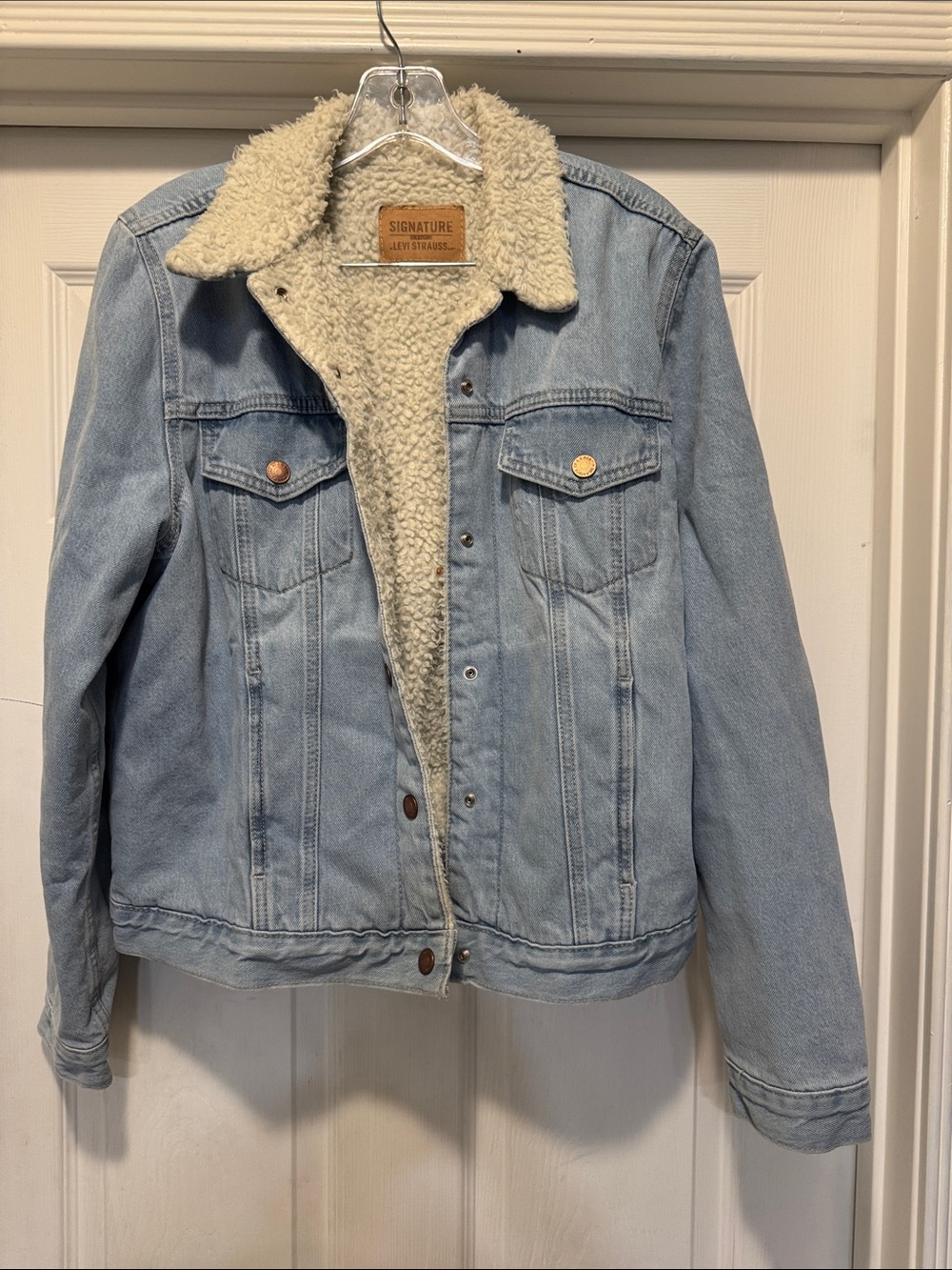 Levi's Light Blue Denim Jacket with Cream Sherpa Collar - Picture 2 of 4